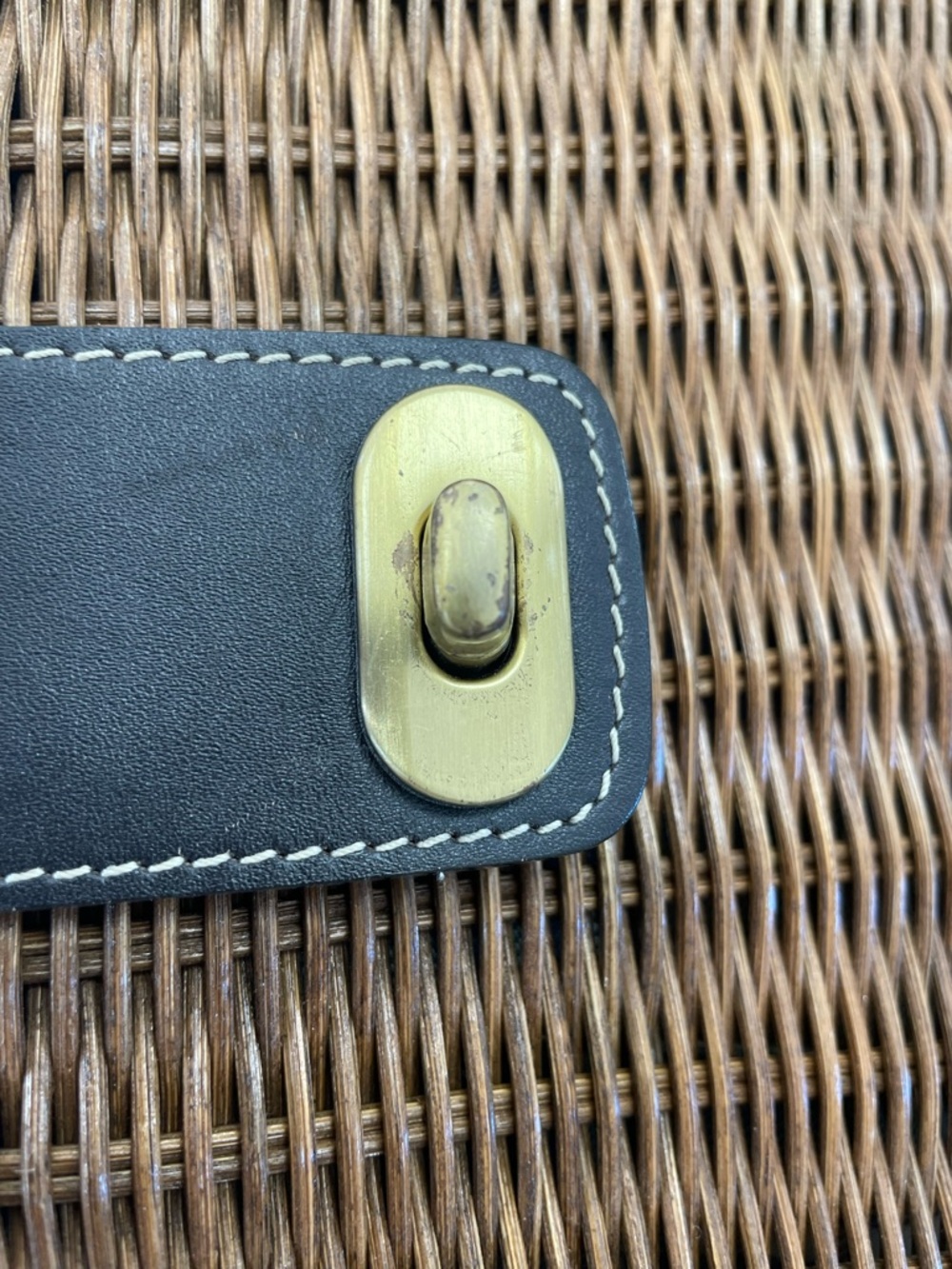 Vintage - Maxx New York Brown Whicker Rattan Purse Brown with Gold Hardware - Picture 11 of 11